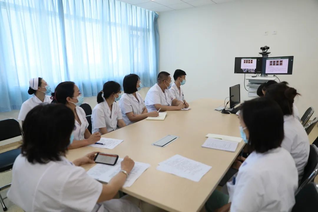 全省首家！中國醫(yī)科大學附屬第一醫(yī)院專家來“查房”，家門口享國內(nèi)優(yōu)質(zhì)醫(yī)療資源！(圖4)
